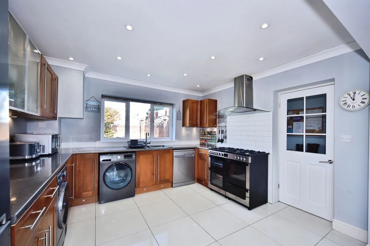The Street, Mereworth, Maidstone, photo 8