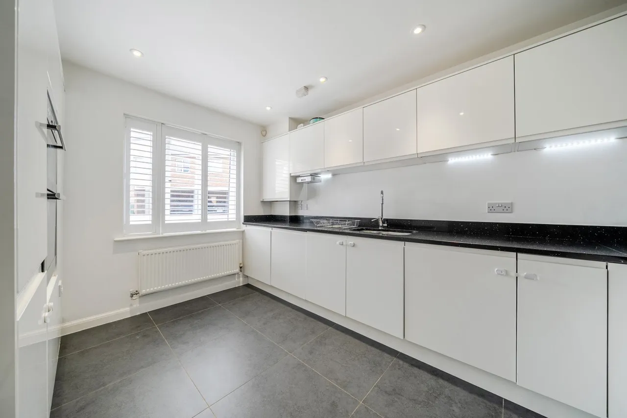 Ashmead Court, Kent, DA9, photo 9