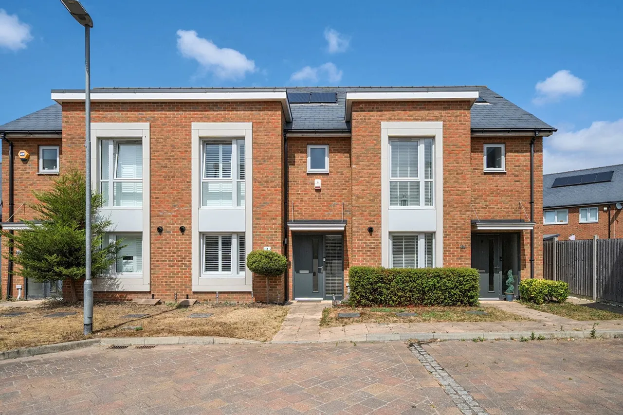 3 bed house for sale — Ashmead Court, Kent, DA9
