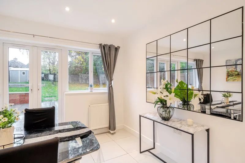 Downland Close, Coulsdon CR5 2QH, photo 8