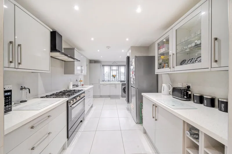 Downland Close, Coulsdon CR5 2QH, photo 5