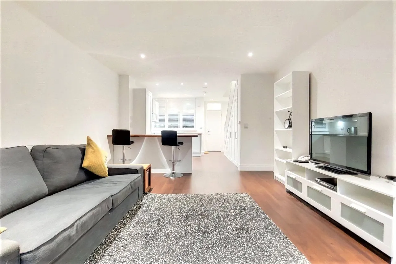 King Charles Walk, London, SW19, photo 11