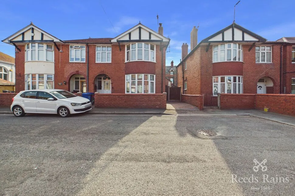 3 bed house for sale — Russell Gardens, Rhyl, Denbighshire, LL18