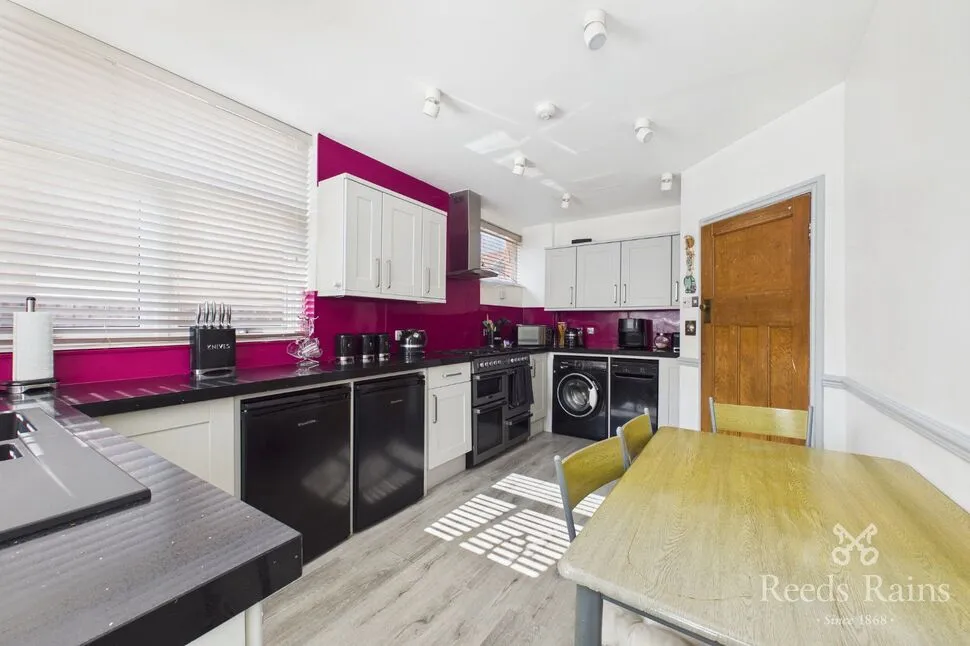 Russell Gardens, Rhyl, Denbighshire, LL18, photo 10