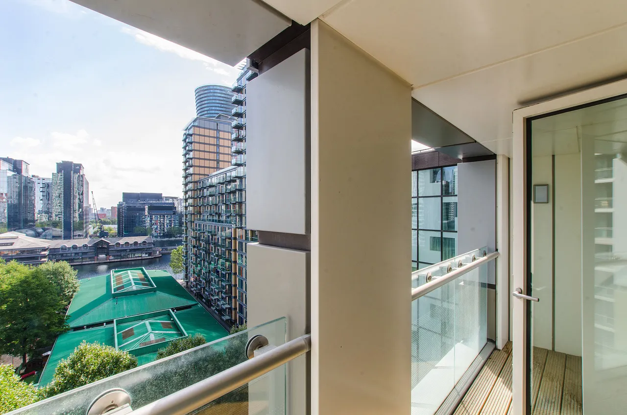 Apartment 1005, Talisman Tower, 6 Lincoln Plaza, London, photo 5
