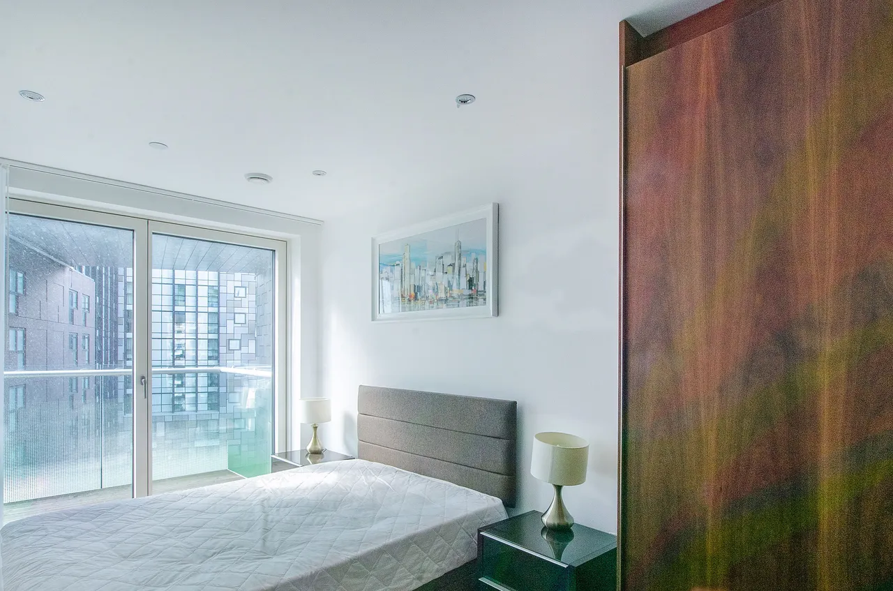 Apartment 1005, Talisman Tower, 6 Lincoln Plaza, London, photo 7
