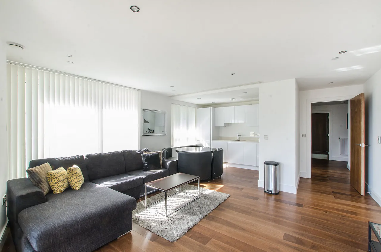 Apartment 1005, Talisman Tower, 6 Lincoln Plaza, London, photo 6