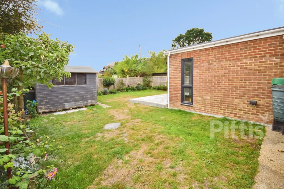 Ronstan Gardens, Freshwater, PO40, photo 6