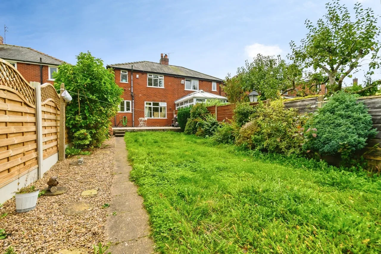 Douglas Avenue, Bury, BL8, photo 2