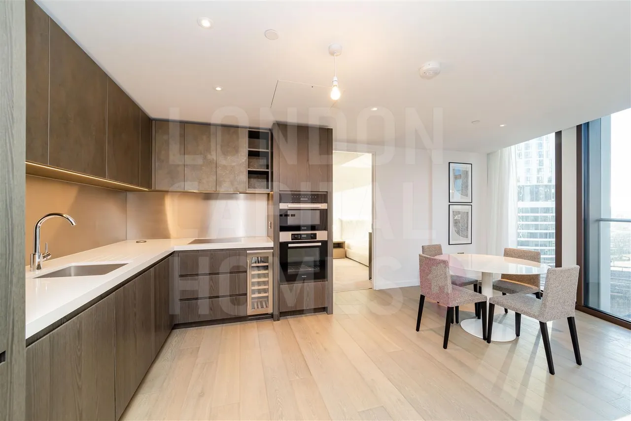 Carnation Way, London, photo 5