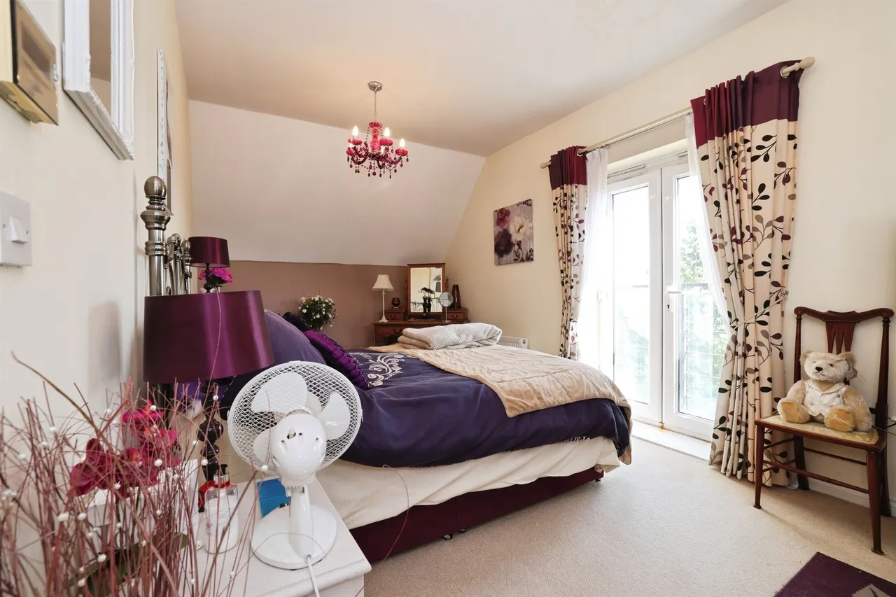 Holloway Close, Amesbury, Salisbury, photo 3
