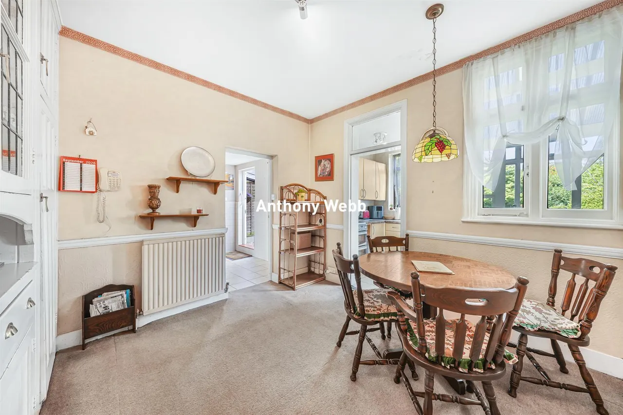 Bourne Hill, Palmers Green, N13, photo 10