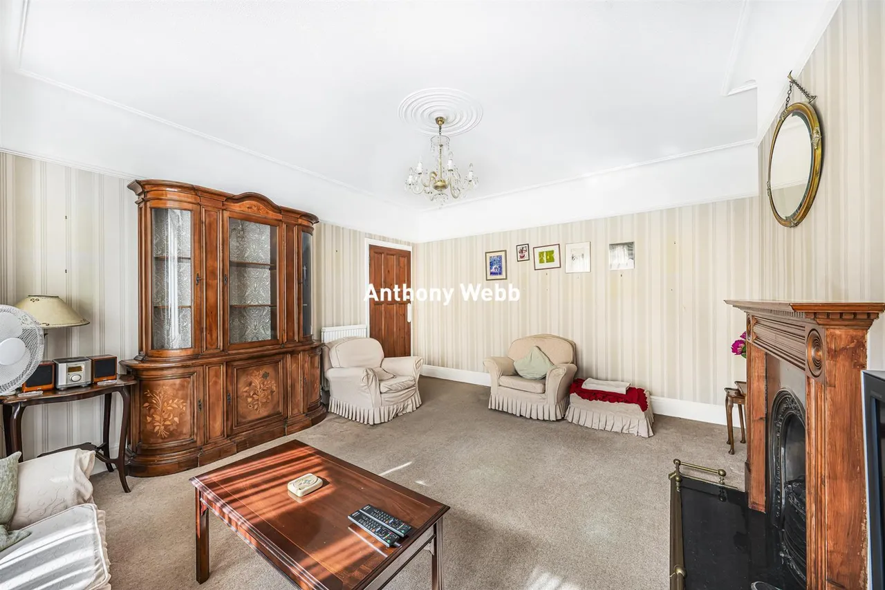 Bourne Hill, Palmers Green, N13, photo 6