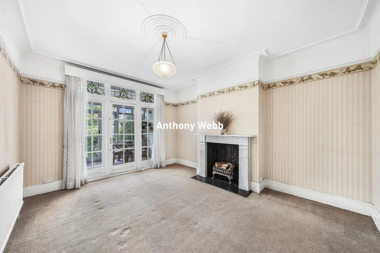Bourne Hill, Palmers Green, N13, photo 8
