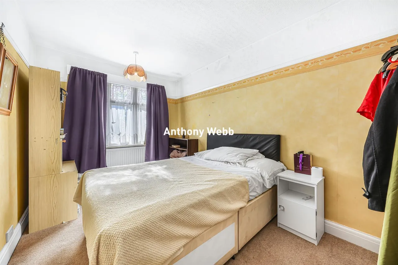 Bourne Hill, Palmers Green, N13, photo 24