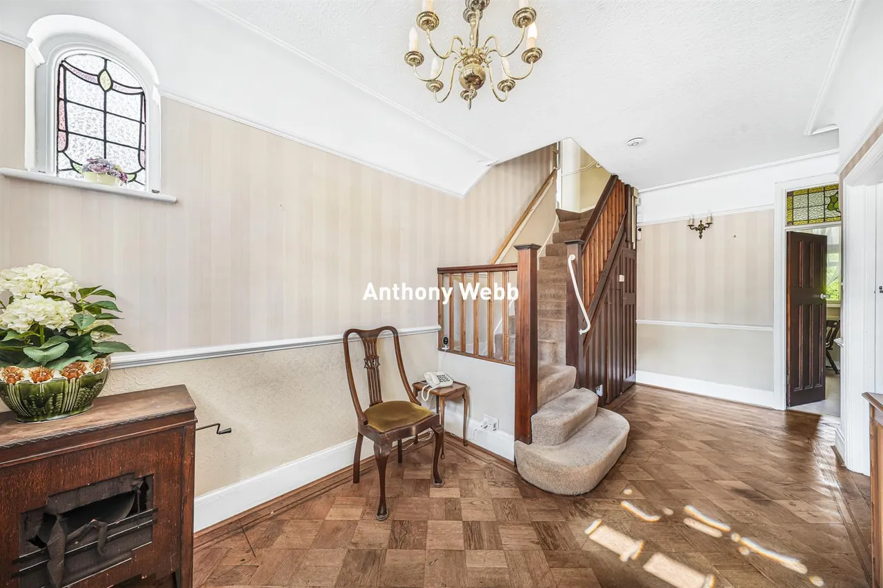 Bourne Hill, Palmers Green, N13, photo 4