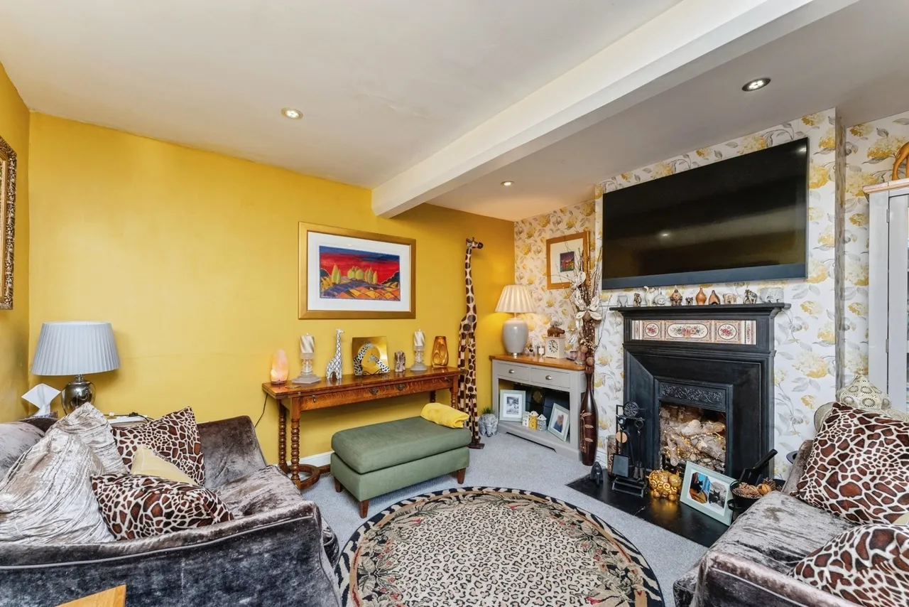 Well Street, Holywell, CH8, photo 5