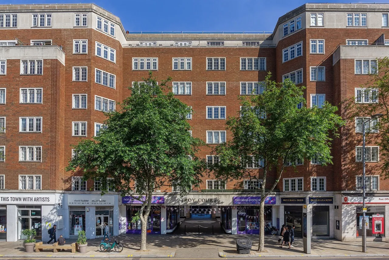Kensington High Street, London, W8, photo 8