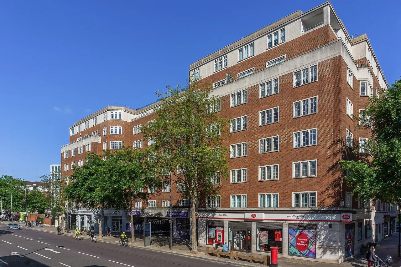Kensington High Street, London, W8, photo 15