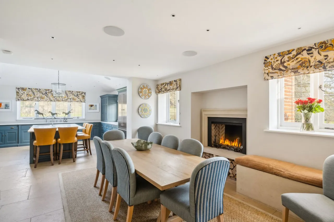 Village Lane, Hedgerley, SL2, photo 8