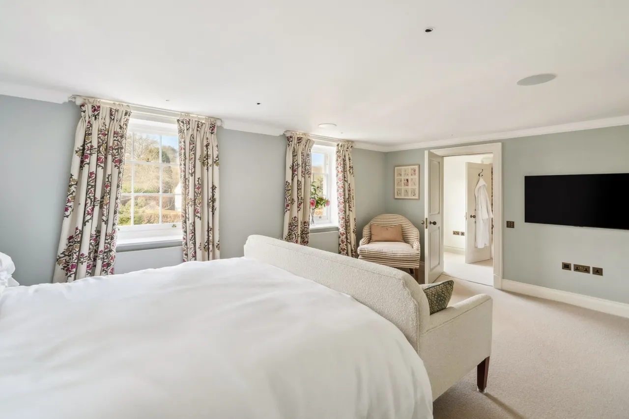 Village Lane, Hedgerley, SL2, photo 22