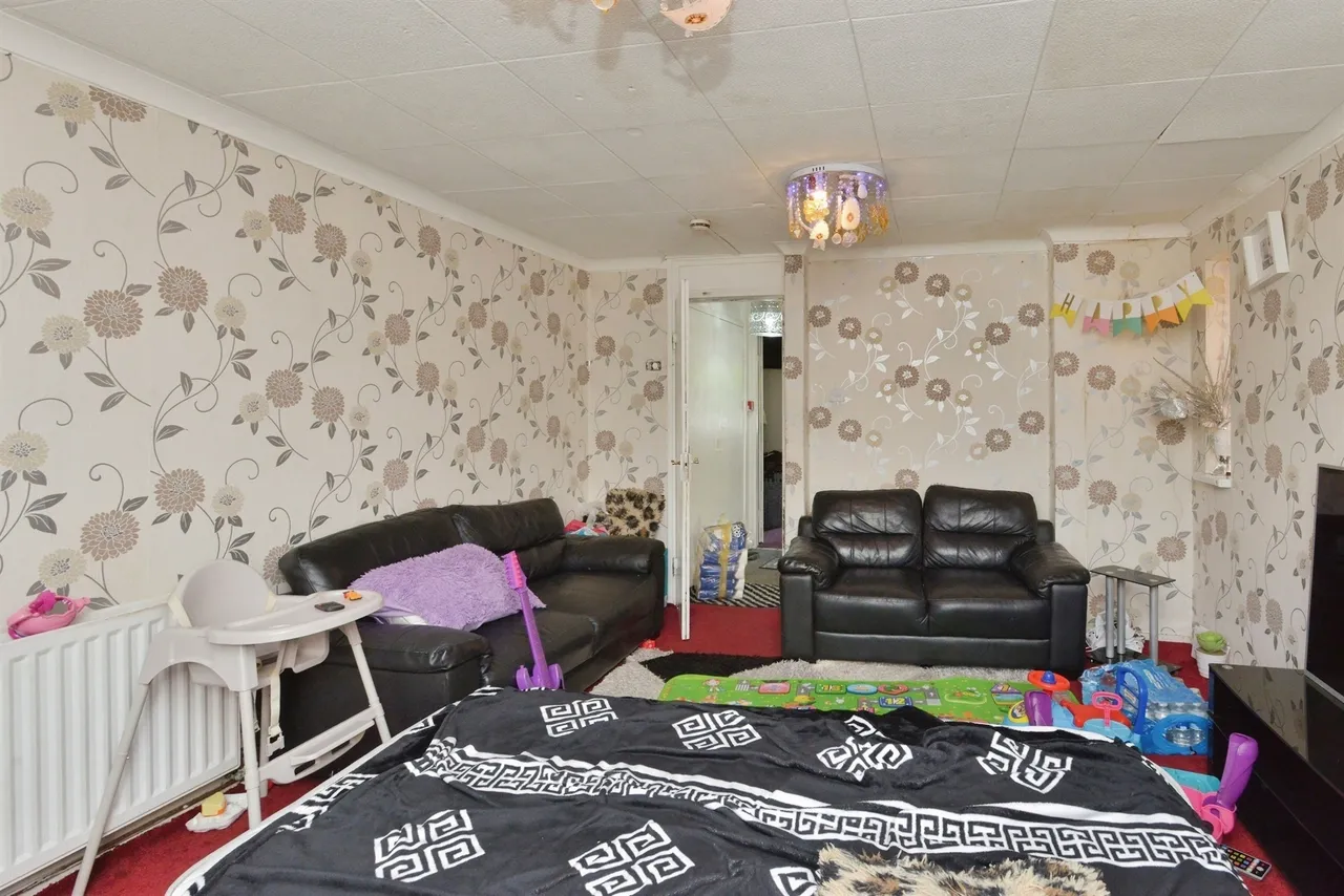 Mullion Place, Fishermead, Milton Keynes, photo 2