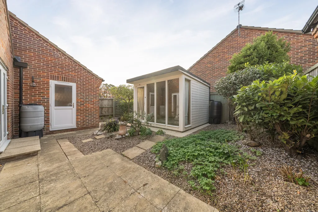 Ainsworth Road, Holt, photo 15
