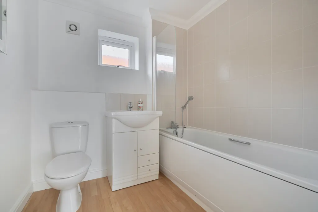 Ainsworth Road, Holt, photo 14