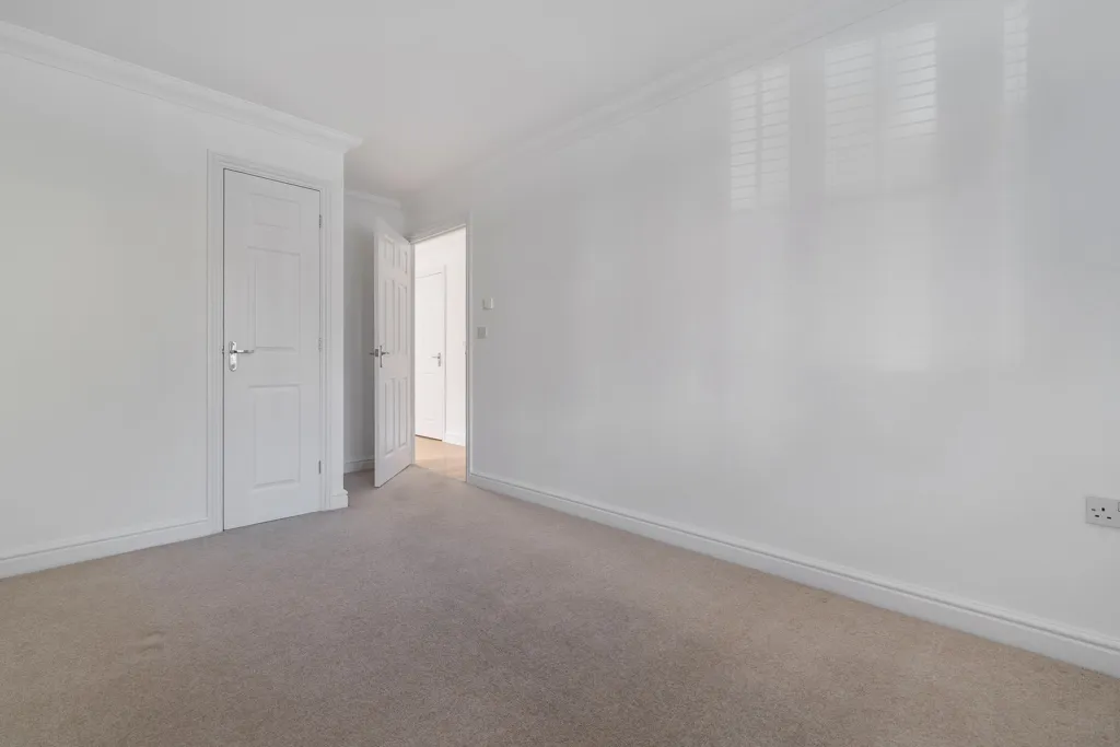 Ainsworth Road, Holt, photo 10