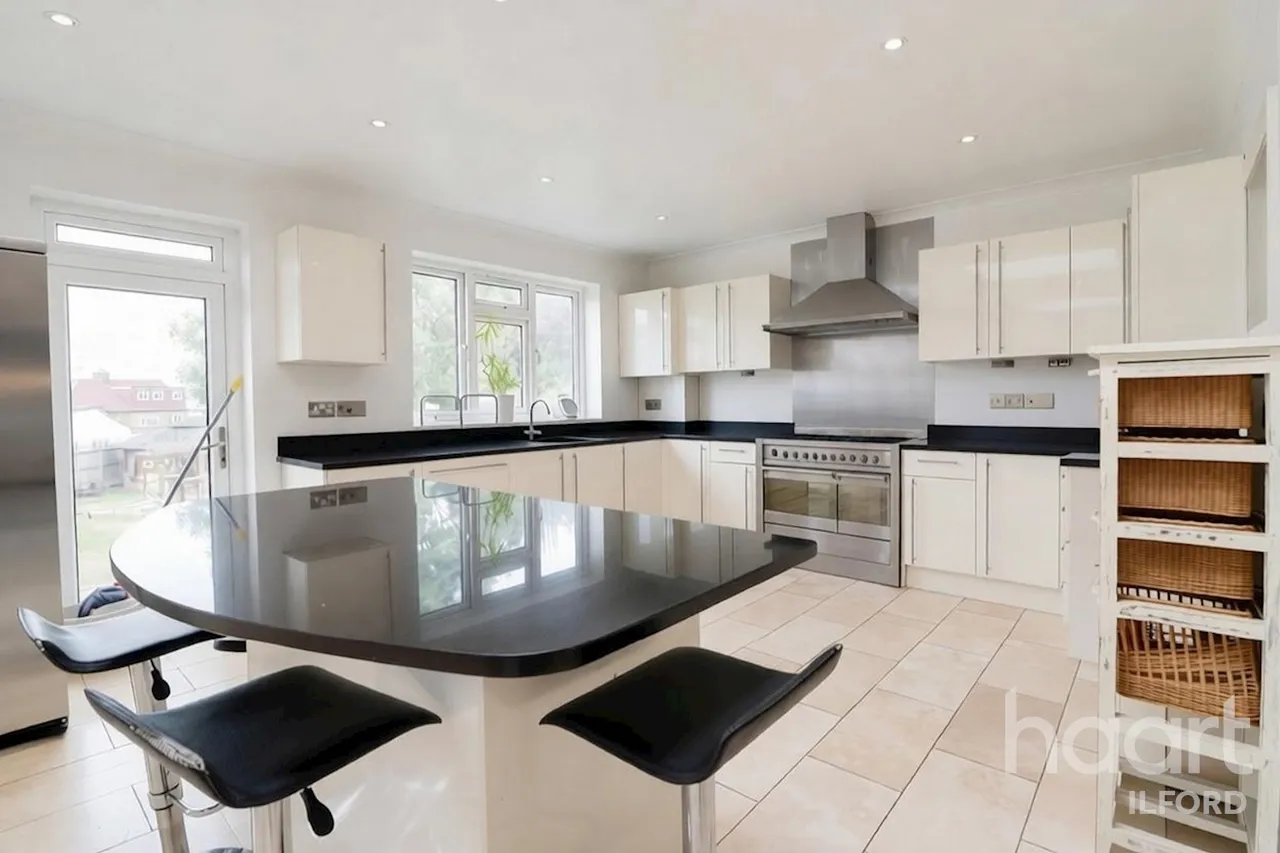 Stonehall Avenue, Ilford, IG1, photo 12