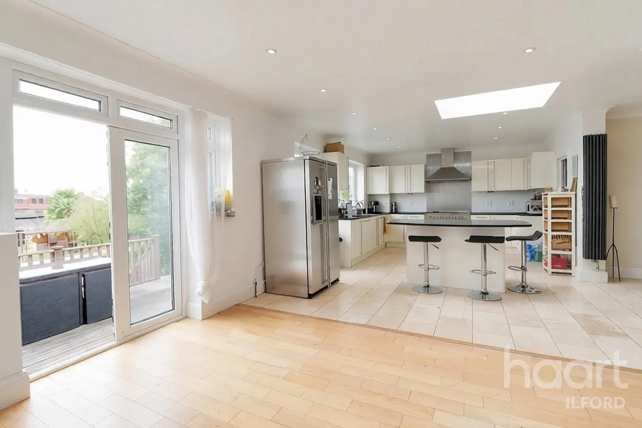 Stonehall Avenue, Ilford, IG1, photo 11