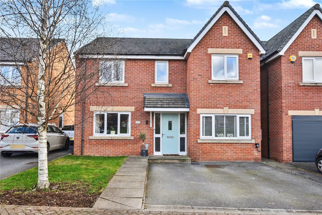 4 bed house for sale, Jennie Blackamore Way, Crossgates, LS15