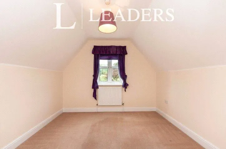 Pinewood Road, Ash, GU12, photo 7