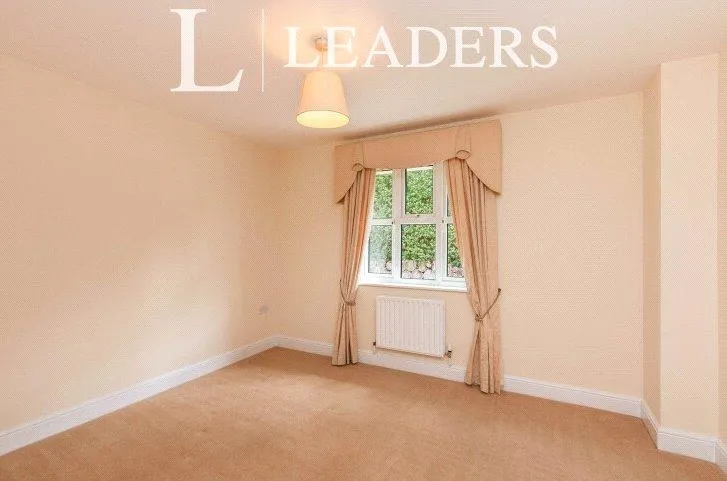 Pinewood Road, Ash, GU12, photo 6