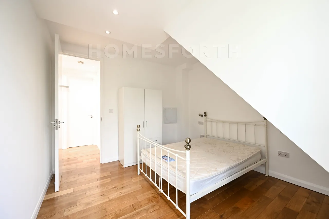 Chatsworth Road, London, NW2, photo 13