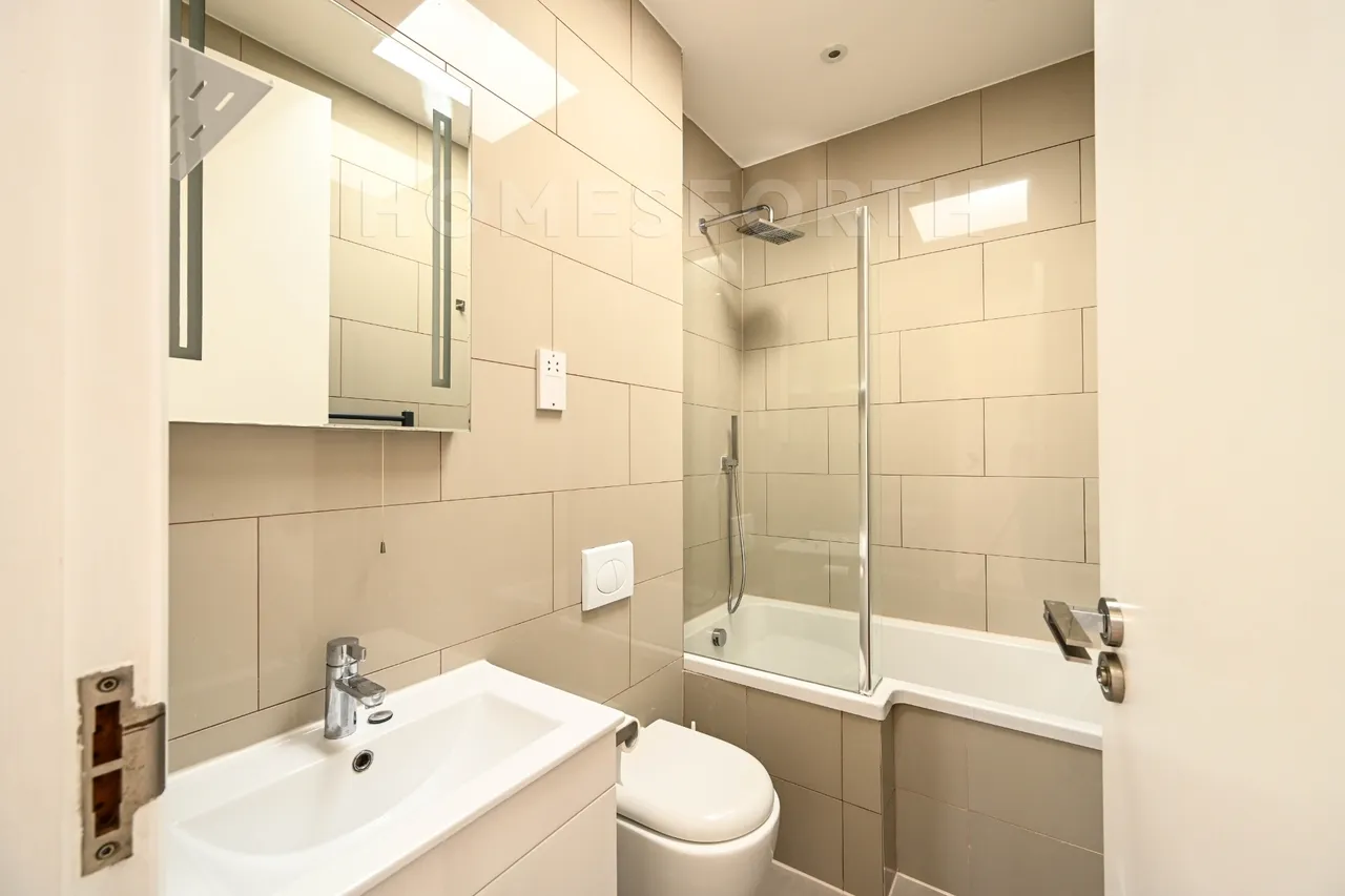 Chatsworth Road, London, NW2, photo 20