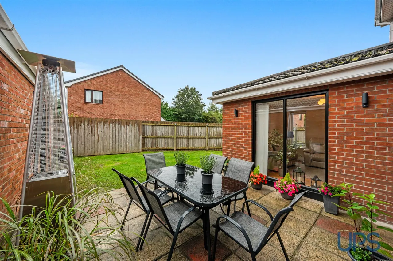 Arlington Drive, Blacks Road, BT10, photo 29