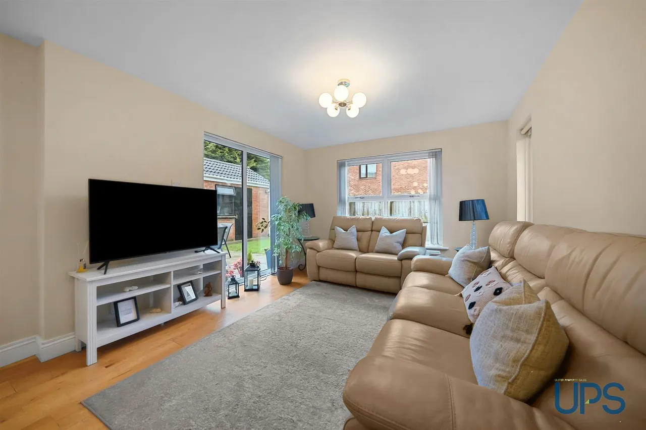 Arlington Drive, Blacks Road, BT10, photo 10