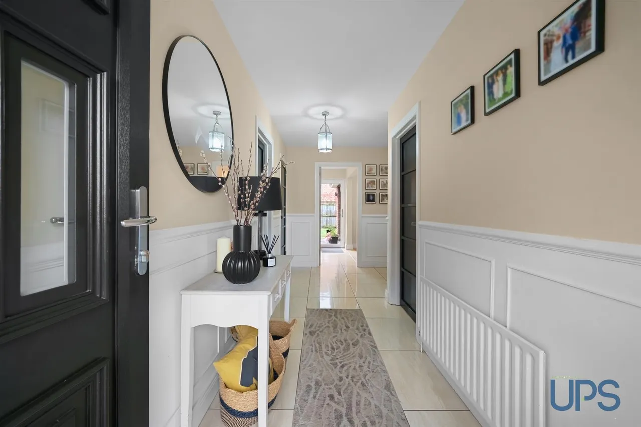 Arlington Drive, Blacks Road, BT10, photo 3