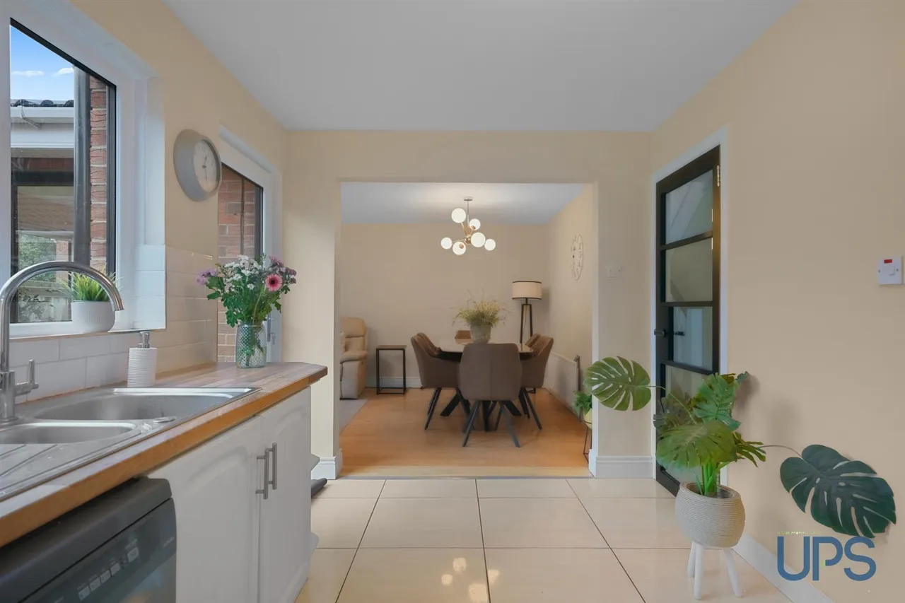 Arlington Drive, Blacks Road, BT10, photo 16