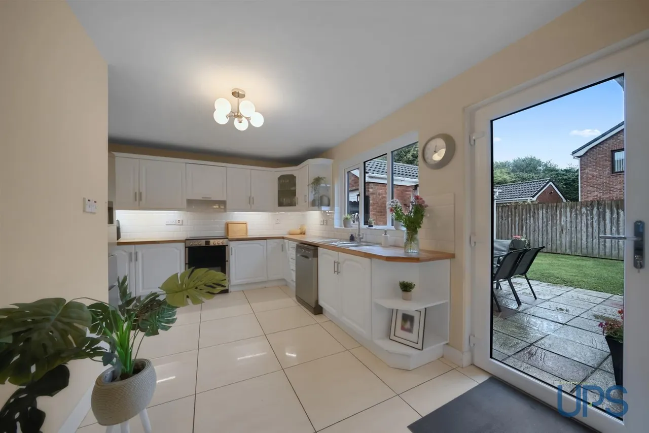 Arlington Drive, Blacks Road, BT10, photo 12