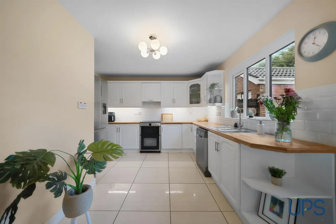 Arlington Drive, Blacks Road, BT10, photo 13
