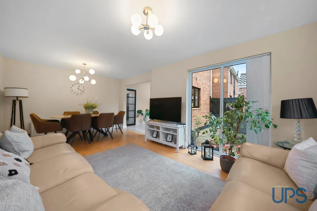 Arlington Drive, Blacks Road, BT10, photo 9