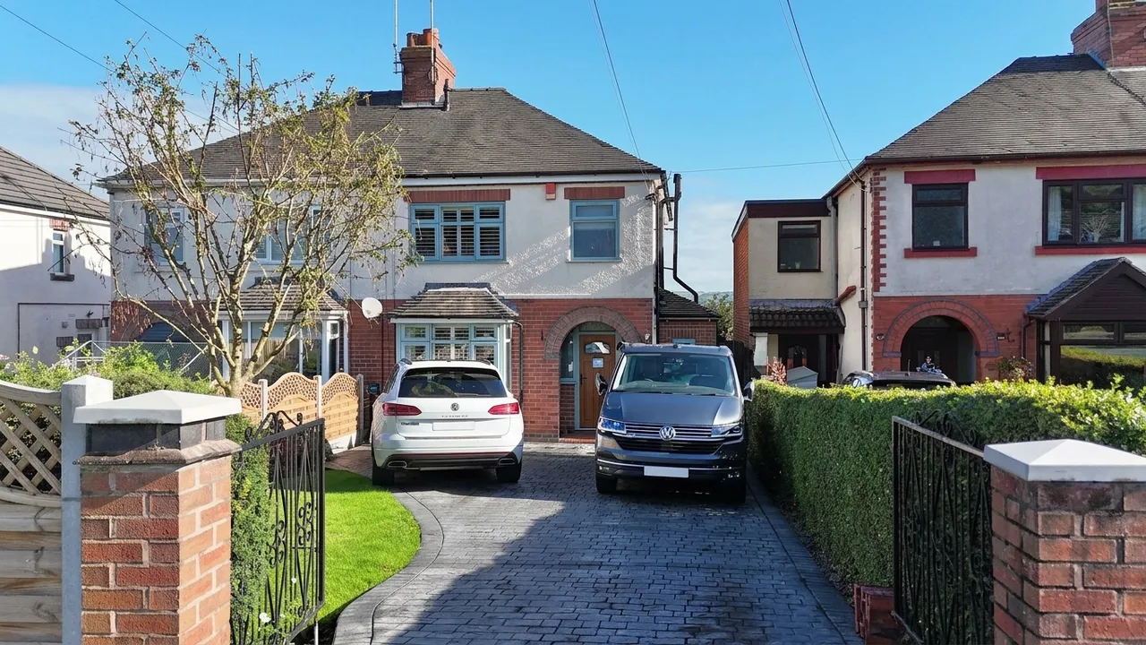 3 bed house for sale, Leek Road, Cheadle, ST10