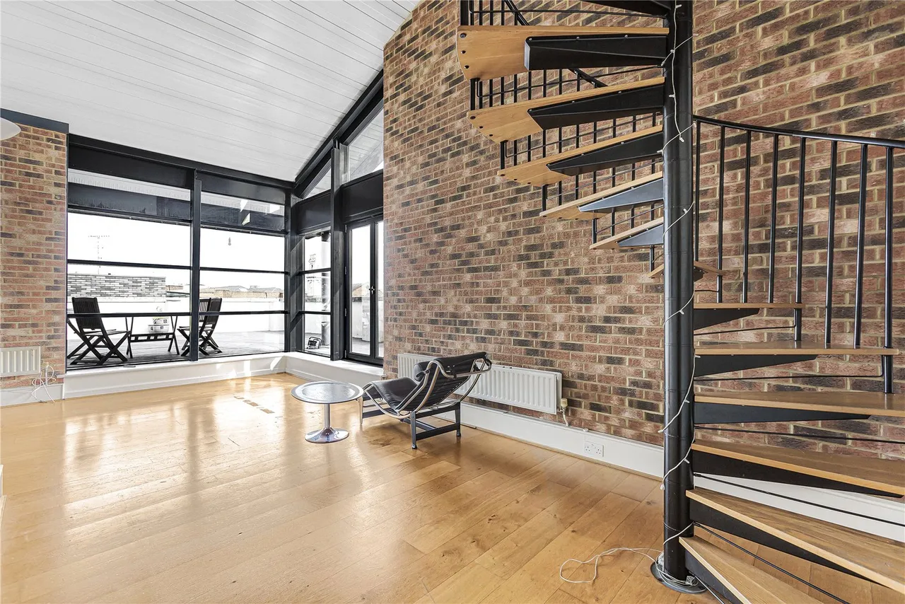 2 bed flat to rent, Curtain Road, Shoreditch, EC2A