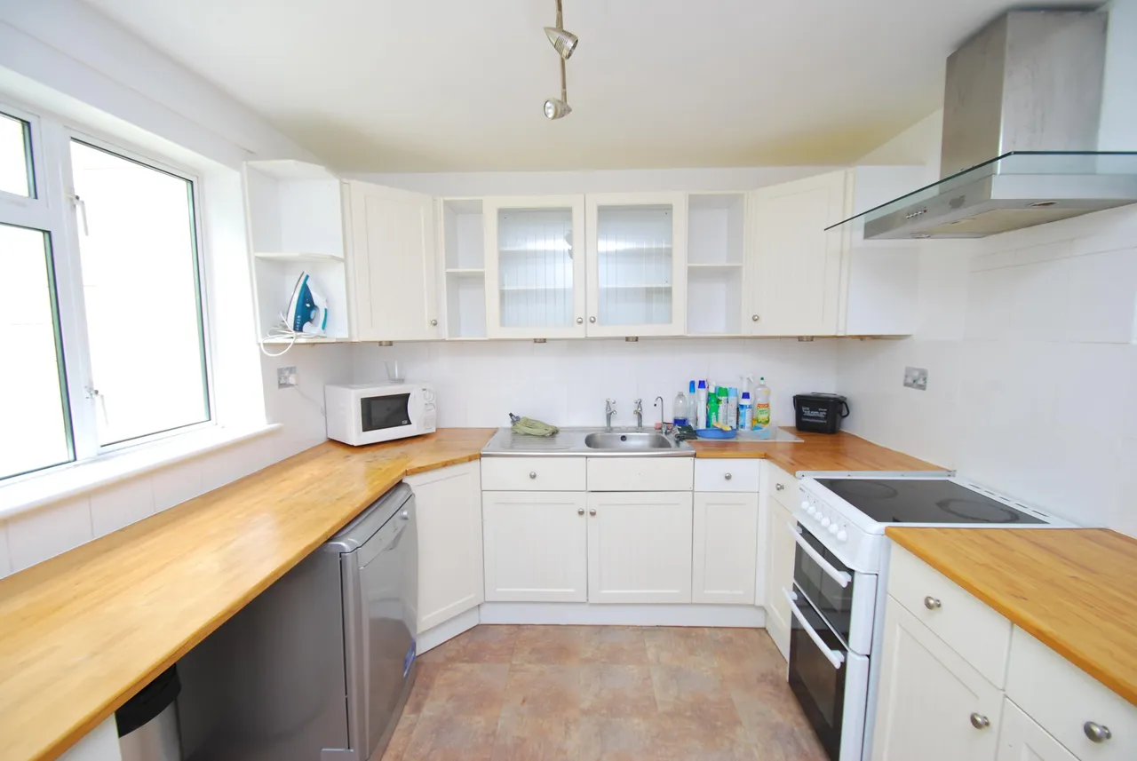 Gloucester Road, Bath, BA1, photo 3