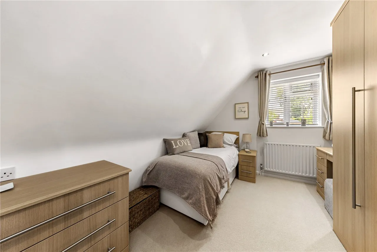 Sandy Lane, Wokingham, Berkshire, RG41 4ST, photo 16