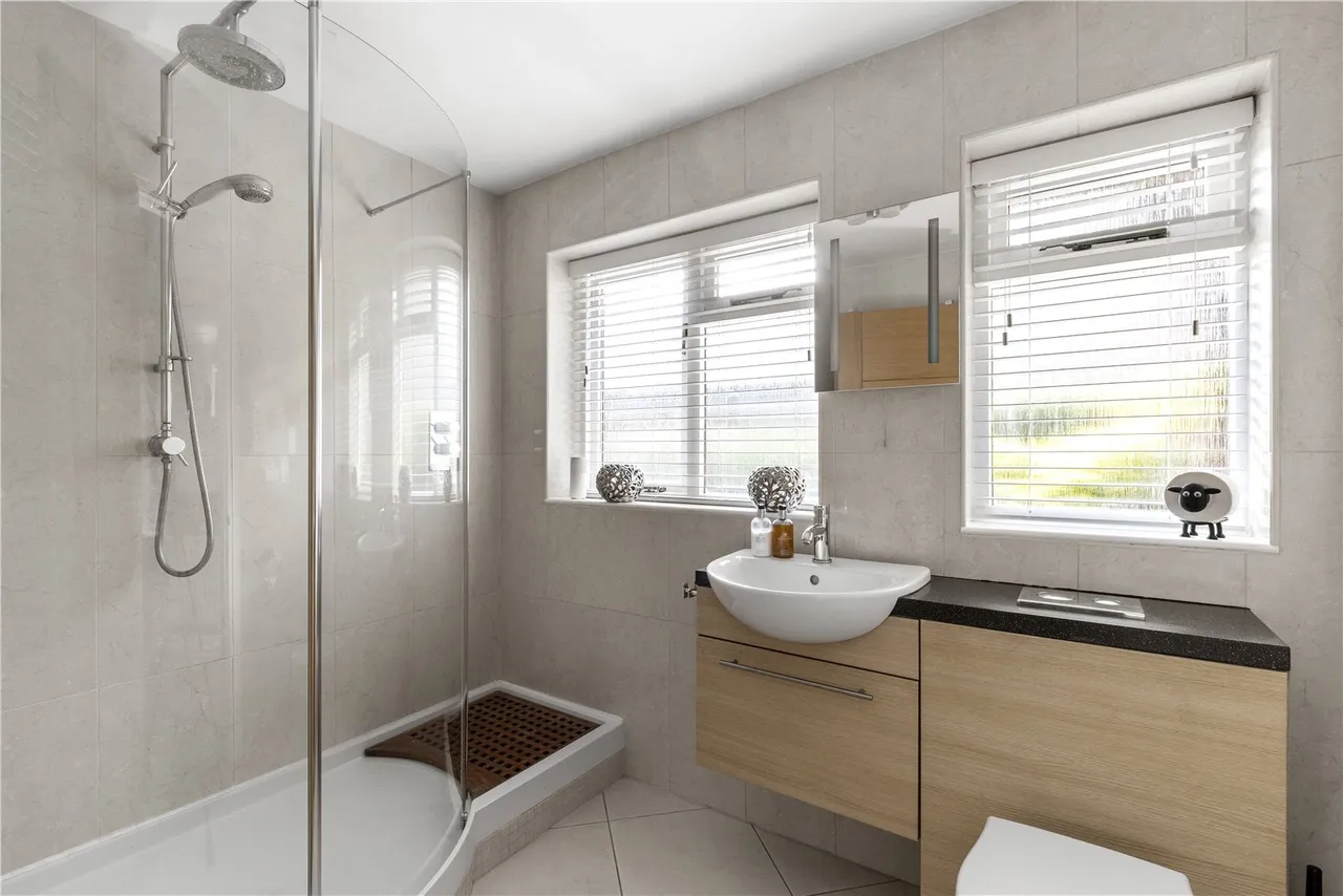 Sandy Lane, Wokingham, Berkshire, RG41 4ST, photo 17