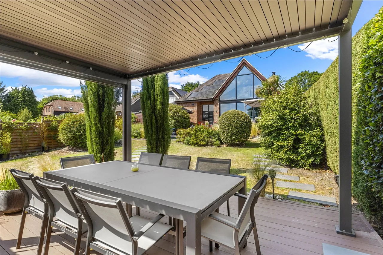 Sandy Lane, Wokingham, Berkshire, RG41 4ST, photo 18