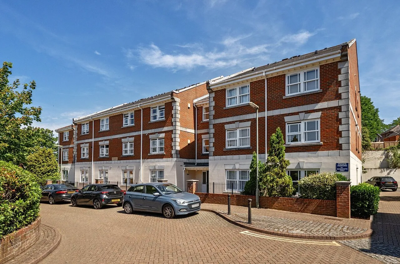 1 bed flat for sale, St. Lukes Square, Guildford, GU1
